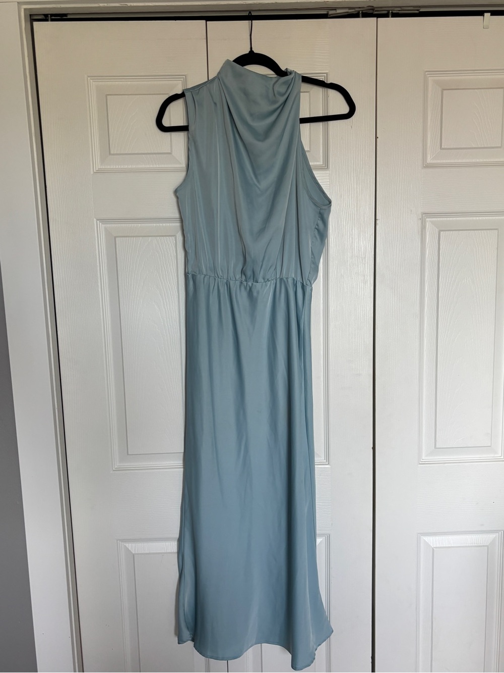 Satin-Feel Sleeveless Prom Dress in Pale Blue with Draped High Neck